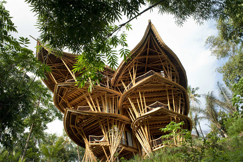 巴厘岛温泉会馆—异形竹结构建筑